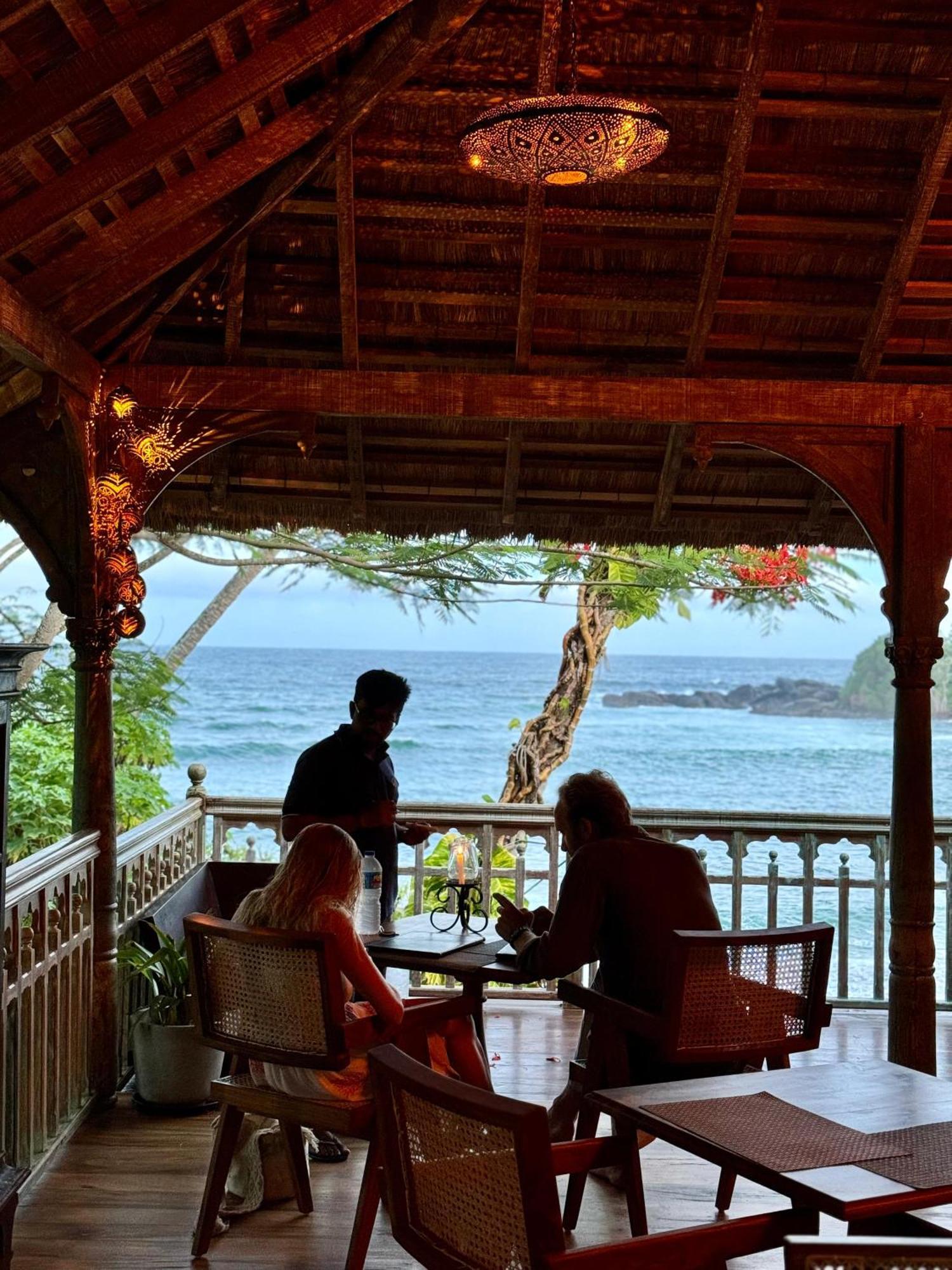 Aga Surf View Hotel Tangalle Exterior foto
