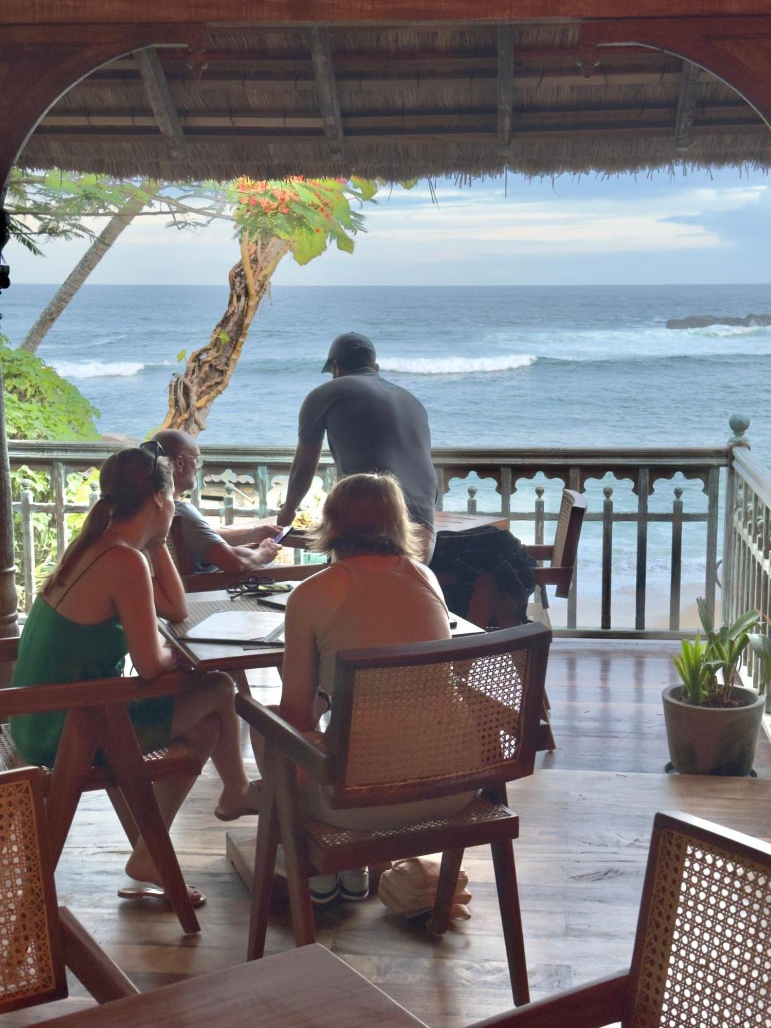 Aga Surf View Hotel Tangalle Exterior foto