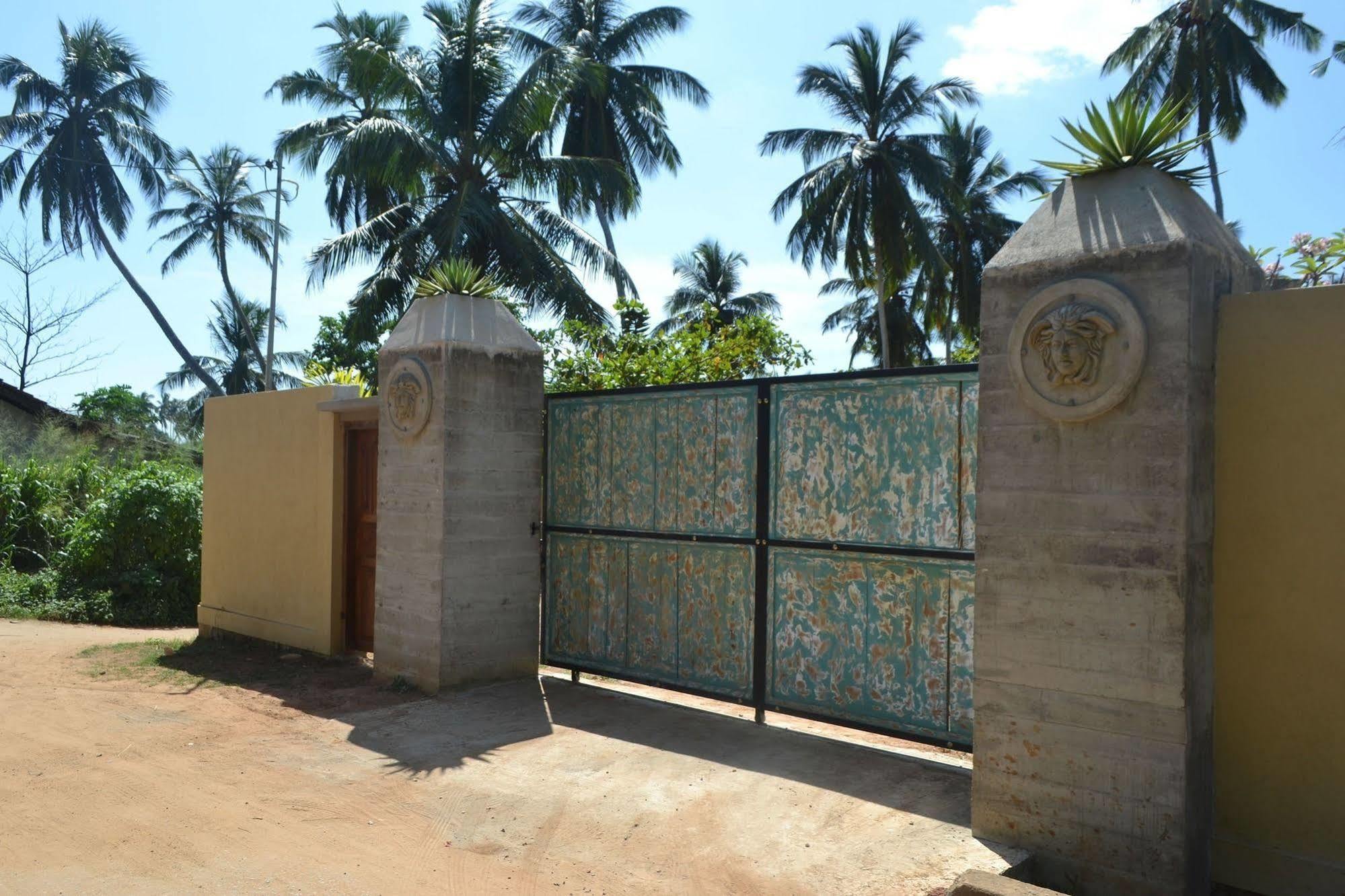 Aga Surf View Hotel Tangalle Exterior foto