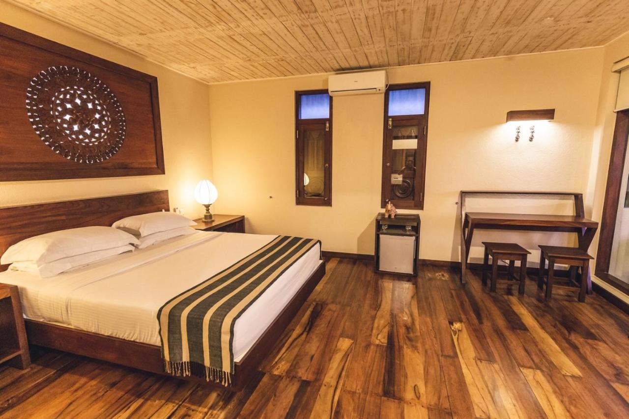 Aga Surf View Hotel Tangalle Exterior foto